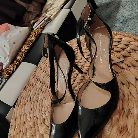 Black Leather Pumps by Jessica Simpson - Picture 6 of 7